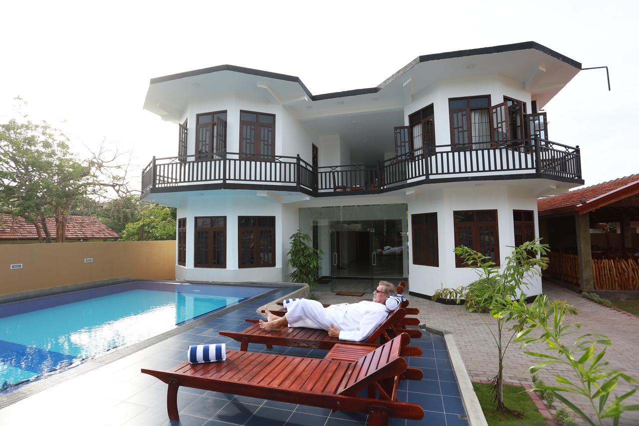 Ocean Glory Hotel Ettukala Екстериор снимка
