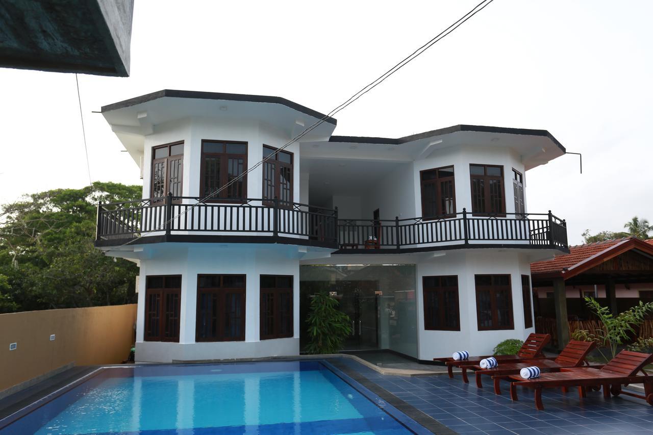 Ocean Glory Hotel Ettukala Екстериор снимка