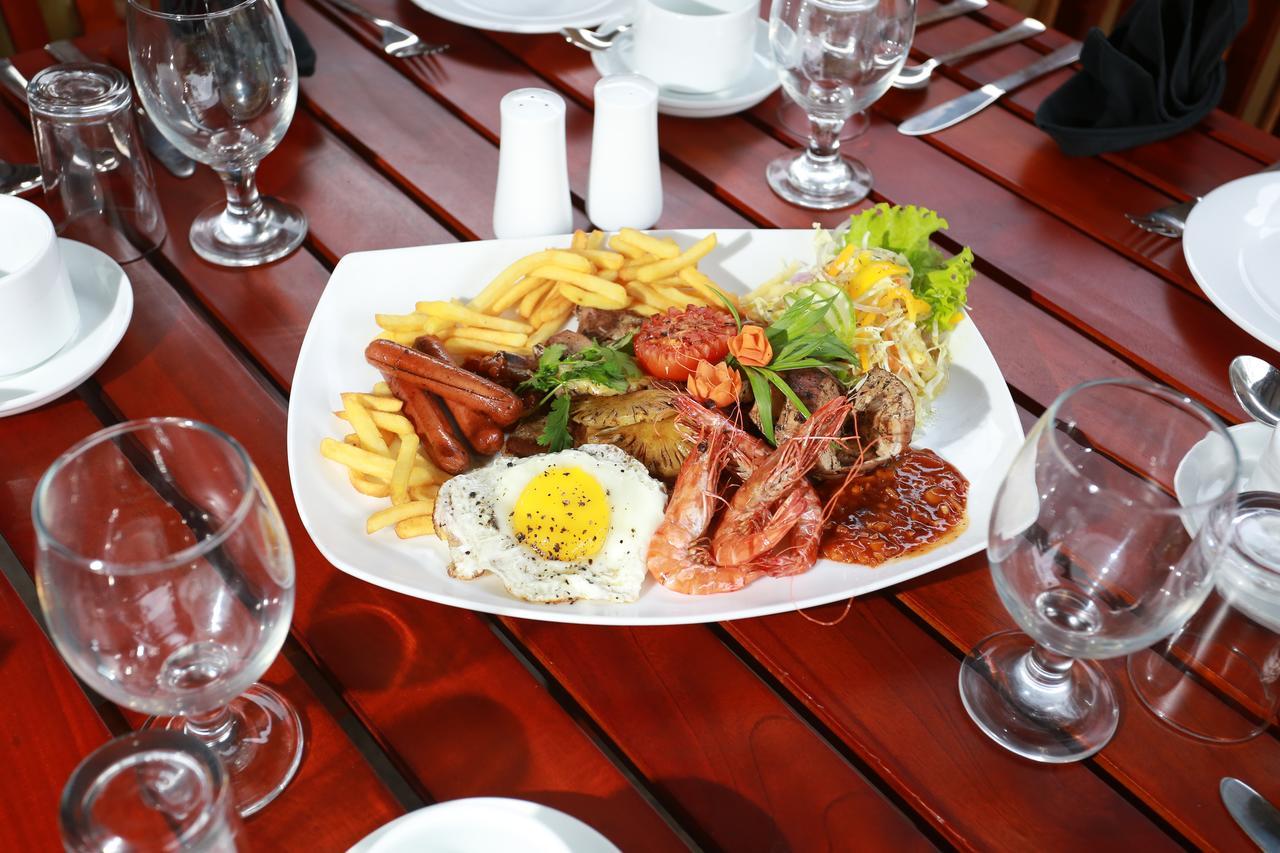 Ocean Glory Hotel Ettukala Екстериор снимка